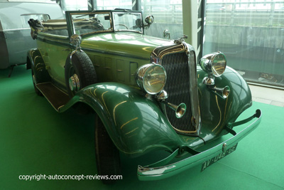 1933 Chrysler CO Convertible Sedan.